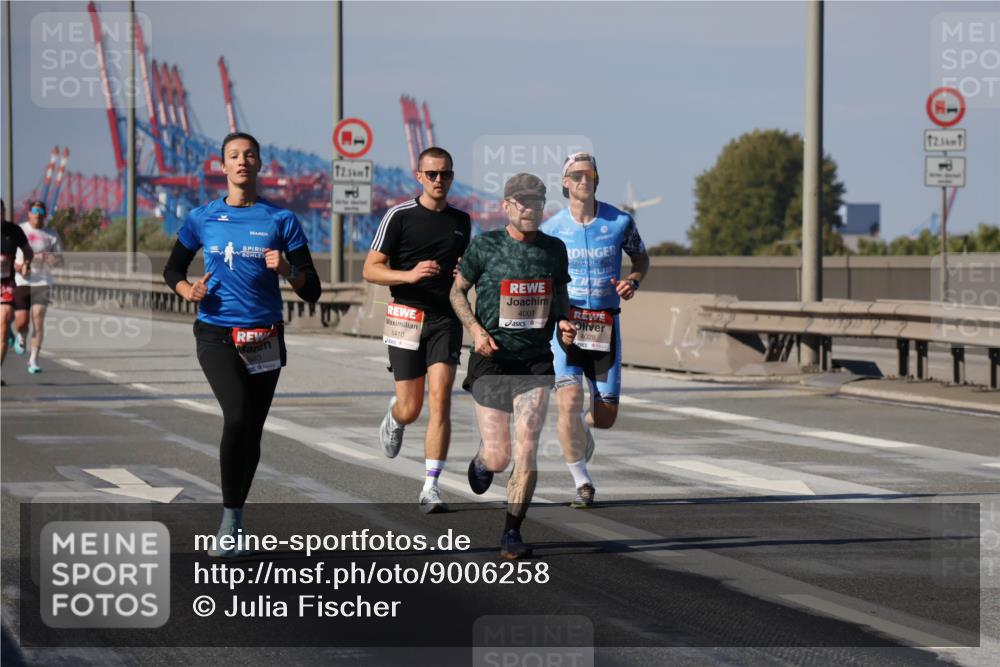 03.10.2025 - Köhlbrandbrückenlauf Julia Fischer http://msf.ph/oto/9006258 03.10.2025 12:43:44 Position 3 12, 5, 1, 480, 6410, 4001, 4028, 12, 5 meine-sportfotos.de