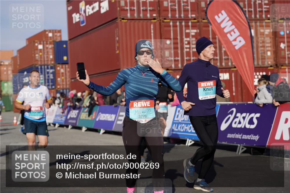 03.10.2025 - Köhlbrandbrückenlauf Michael Burmester http://msf.ph/oto/9006269 03.10.2025 10:08:24 Ziel 1089, 1172, 1203, 1238, 1257, 1338, 1371, 1461, 1601, 1876, 2735, 2736, 2776, 2942, 3071, 3752, 3778 meine-sportfotos.de