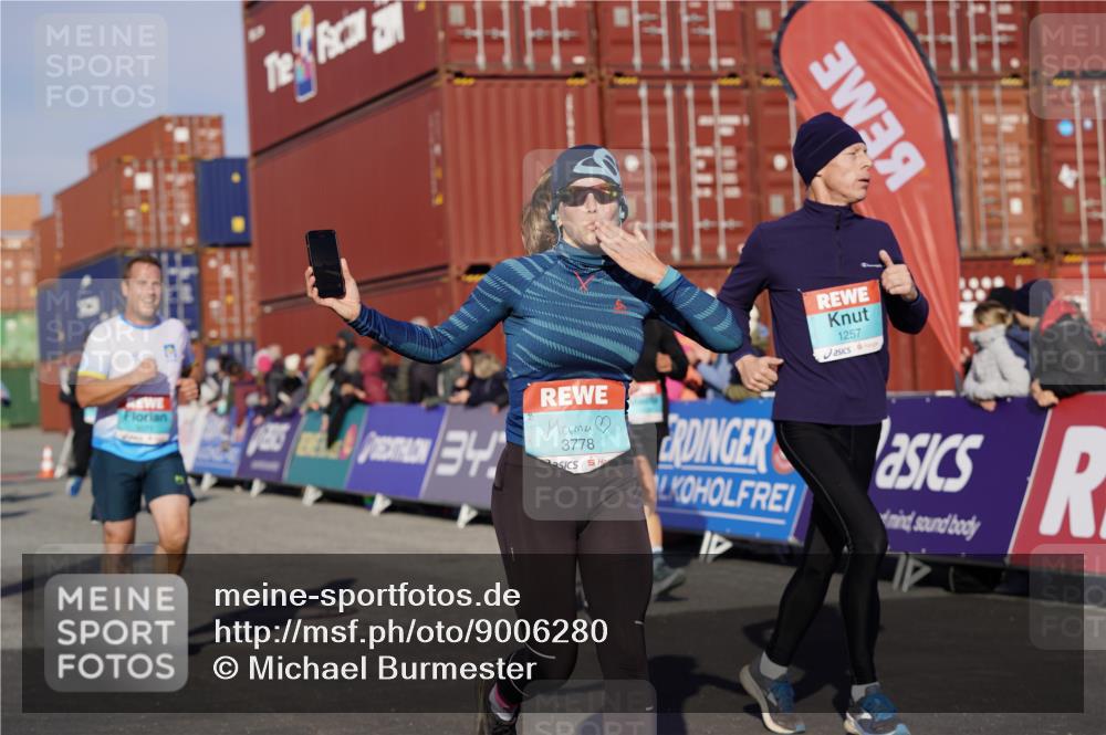 03.10.2025 - Köhlbrandbrückenlauf Michael Burmester http://msf.ph/oto/9006280 03.10.2025 10:08:25 Ziel 1089, 1172, 1203, 1238, 1257, 1338, 1371, 1461, 1601, 1753, 1876, 2735, 2736, 2776, 2942, 3071, 3752, 3778 meine-sportfotos.de