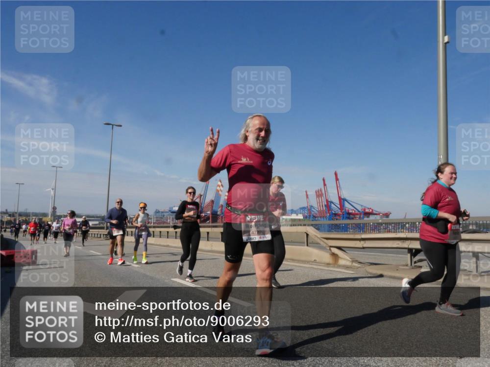 03.10.2025 - Köhlbrandbrückenlauf Matties Gatica Varas http://msf.ph/oto/9006293 03.10.2025 13:01:17 Position 2 4789 meine-sportfotos.de