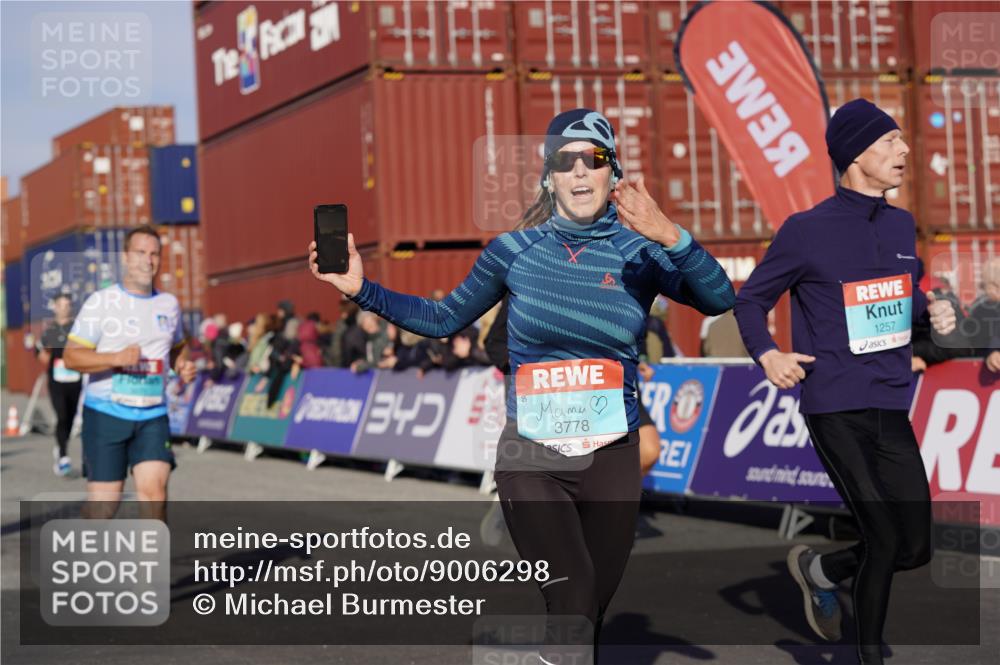 03.10.2025 - Köhlbrandbrückenlauf Michael Burmester http://msf.ph/oto/9006298 03.10.2025 10:08:25 Ziel 1089, 1172, 1203, 1238, 1257, 1338, 1371, 1461, 1601, 1753, 1876, 2735, 2736, 2776, 2942, 3071, 3752, 3778 meine-sportfotos.de