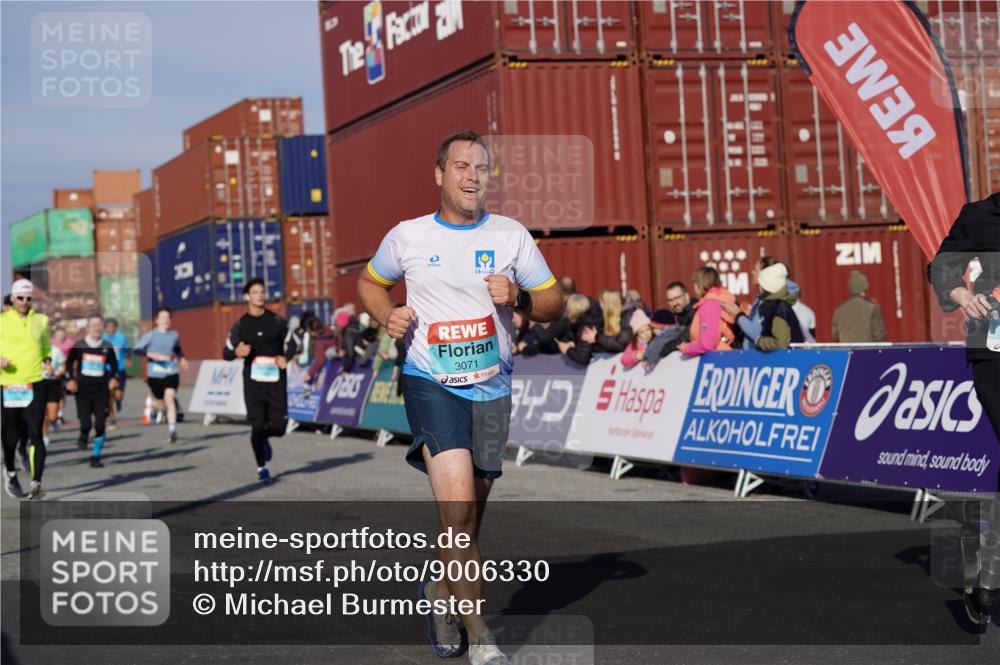 03.10.2025 - Köhlbrandbrückenlauf Michael Burmester http://msf.ph/oto/9006330 03.10.2025 10:08:26 Ziel 1089, 1172, 1203, 1238, 1257, 1338, 1371, 1461, 1489, 1508, 1601, 1753, 1876, 2735, 2736, 2776, 2942, 3071, 3123, 3752, 3778 meine-sportfotos.de