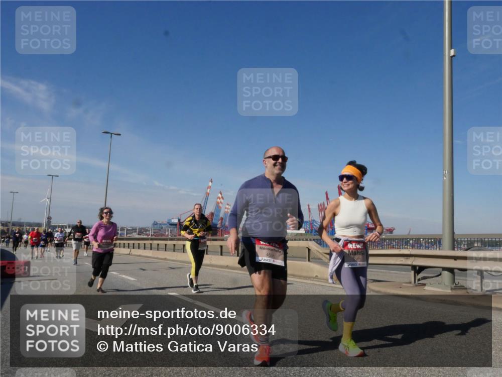 03.10.2025 - Köhlbrandbrückenlauf Matties Gatica Varas http://msf.ph/oto/9006334 03.10.2025 13:01:20 Position 2 4531, 5111, 118 meine-sportfotos.de