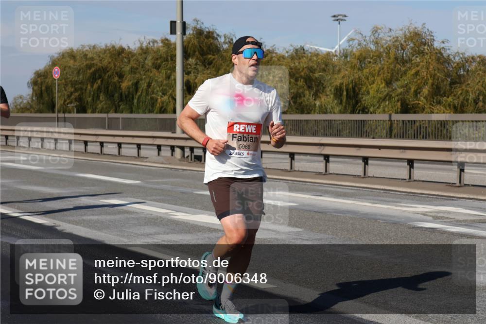 03.10.2025 - Köhlbrandbrückenlauf Julia Fischer http://msf.ph/oto/9006348 03.10.2025 12:43:59 Position 3 5966 meine-sportfotos.de
