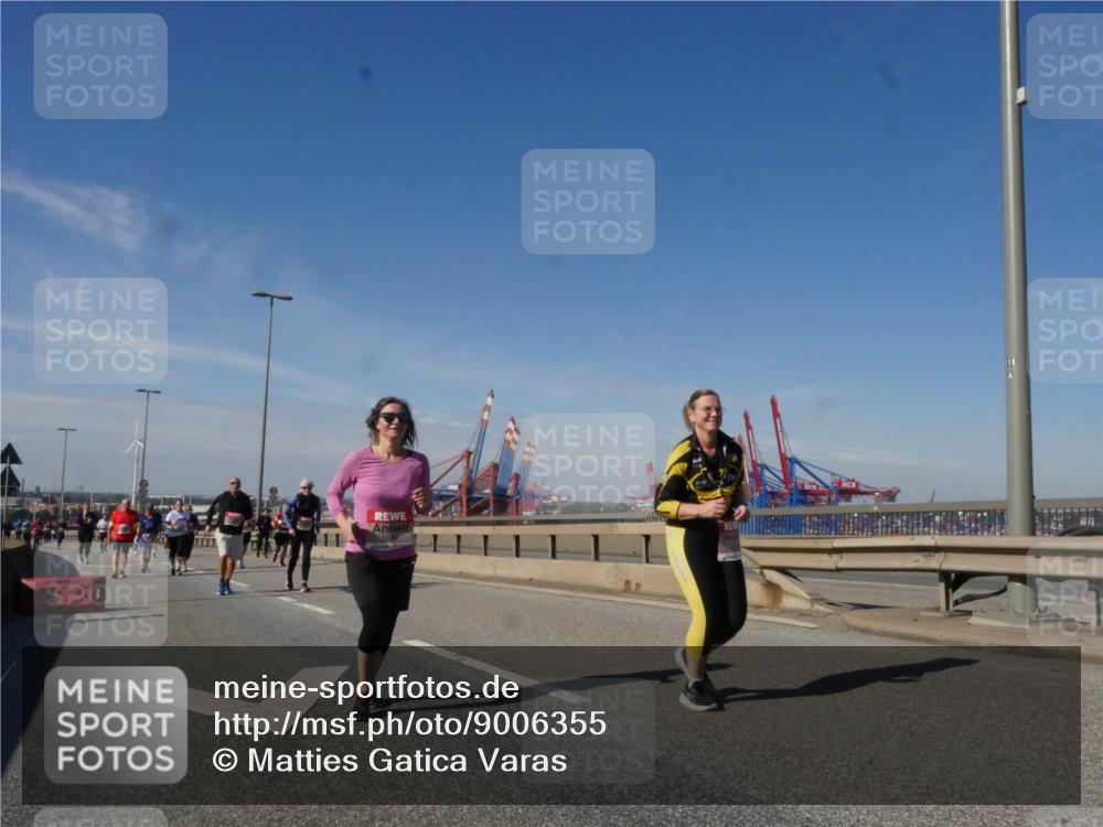 03.10.2025 - Köhlbrandbrückenlauf Matties Gatica Varas http://msf.ph/oto/9006355 03.10.2025 13:01:22 Position 2 1111, 118 meine-sportfotos.de