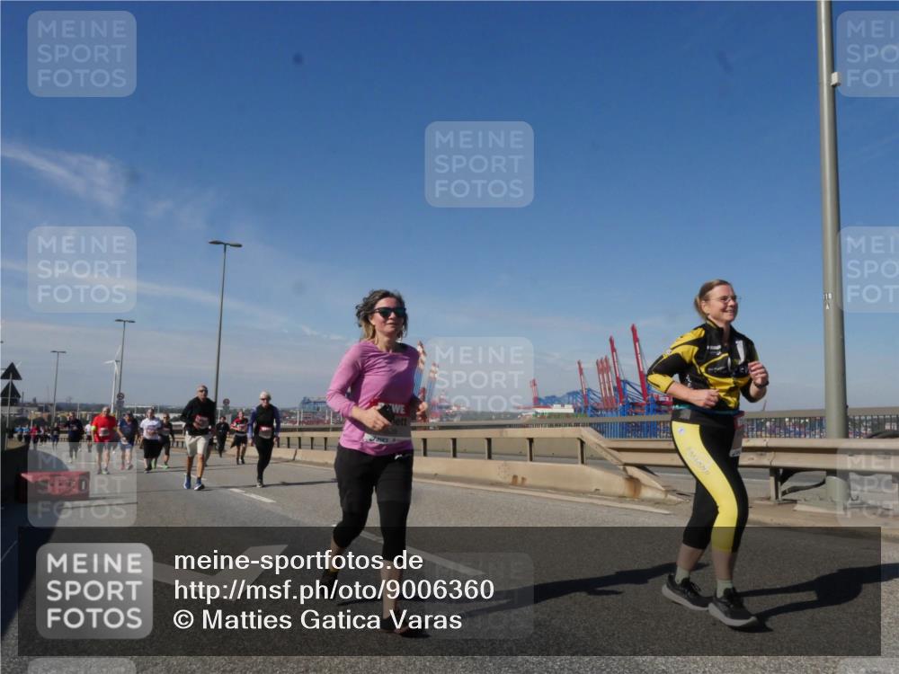 03.10.2025 - Köhlbrandbrückenlauf Matties Gatica Varas http://msf.ph/oto/9006360 03.10.2025 13:01:22 Position 2 18 meine-sportfotos.de