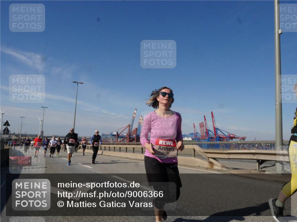 03.10.2025 - Köhlbrandbrückenlauf Matties Gatica Varas http://msf.ph/oto/9006366 03.10.2025 13:01:23 Position 2 5539, 118 meine-sportfotos.de