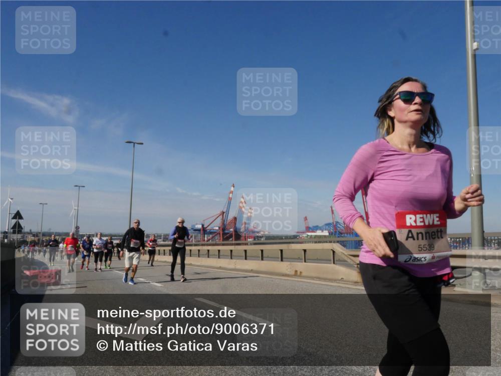 03.10.2025 - Köhlbrandbrückenlauf Matties Gatica Varas http://msf.ph/oto/9006371 03.10.2025 13:01:23 Position 2 5539 meine-sportfotos.de