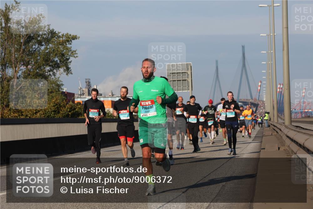 03.10.2025 - Köhlbrandbrückenlauf Luisa Fischer http://msf.ph/oto/9006372 03.10.2025 10:48:07 Position 3 3041 meine-sportfotos.de