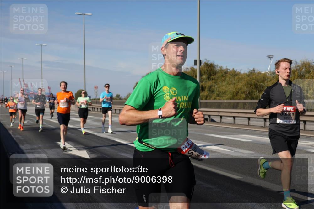 03.10.2025 - Köhlbrandbrückenlauf Julia Fischer http://msf.ph/oto/9006398 03.10.2025 12:44:10 Position 3 596, 4050 meine-sportfotos.de