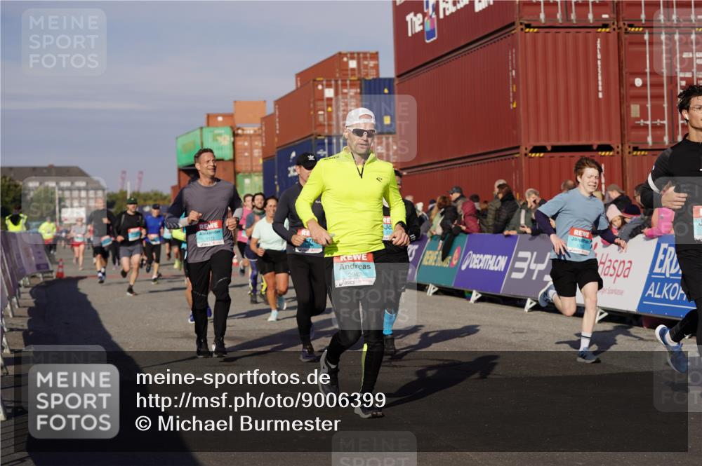 03.10.2025 - Köhlbrandbrückenlauf Michael Burmester http://msf.ph/oto/9006399 03.10.2025 10:08:28 Ziel 1089, 1172, 1238, 1257, 1338, 1371, 1489, 1508, 1601, 1739, 1753, 1755, 2735, 2736, 2776, 2942, 3071, 3123, 3261, 3369, 3752, 3778 meine-sportfotos.de