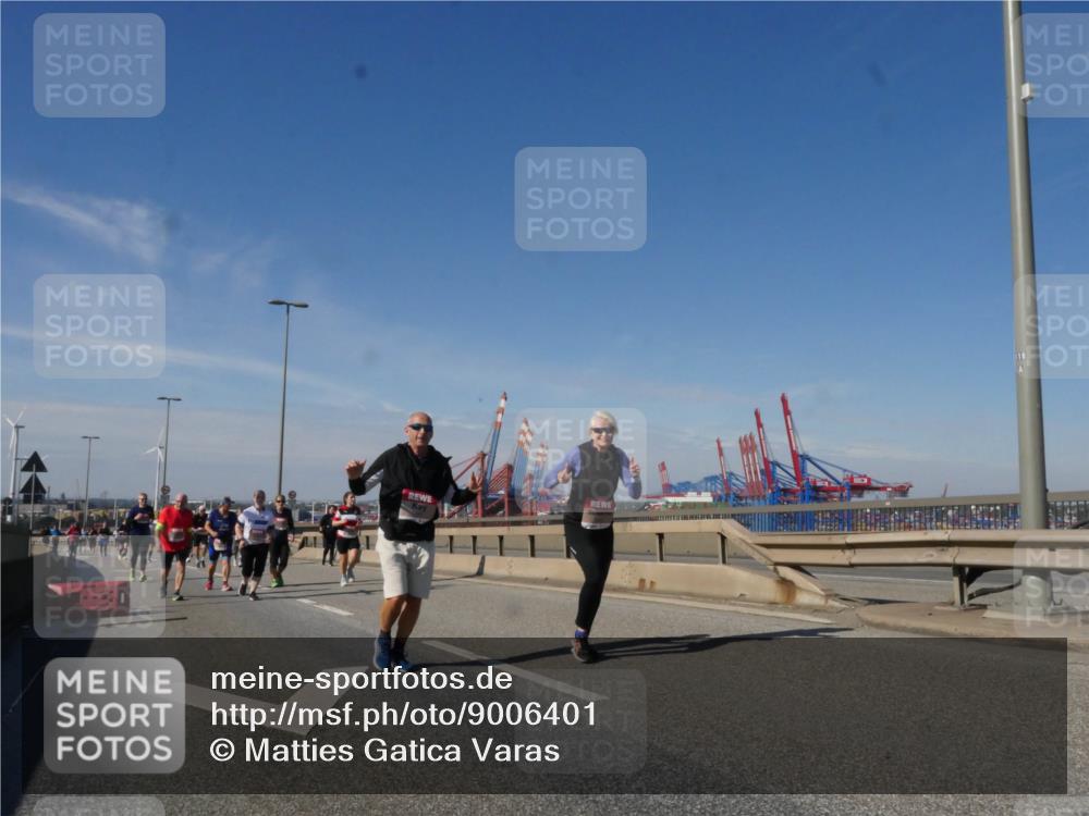 03.10.2025 - Köhlbrandbrückenlauf Matties Gatica Varas http://msf.ph/oto/9006401 03.10.2025 13:01:26 Position 2 118 meine-sportfotos.de
