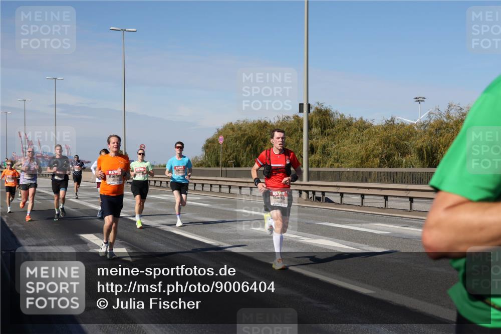 03.10.2025 - Köhlbrandbrückenlauf Julia Fischer http://msf.ph/oto/9006404 03.10.2025 12:44:11 Position 3  meine-sportfotos.de