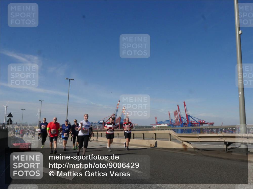 03.10.2025 - Köhlbrandbrückenlauf Matties Gatica Varas http://msf.ph/oto/9006429 03.10.2025 13:01:29 Position 2 118 meine-sportfotos.de