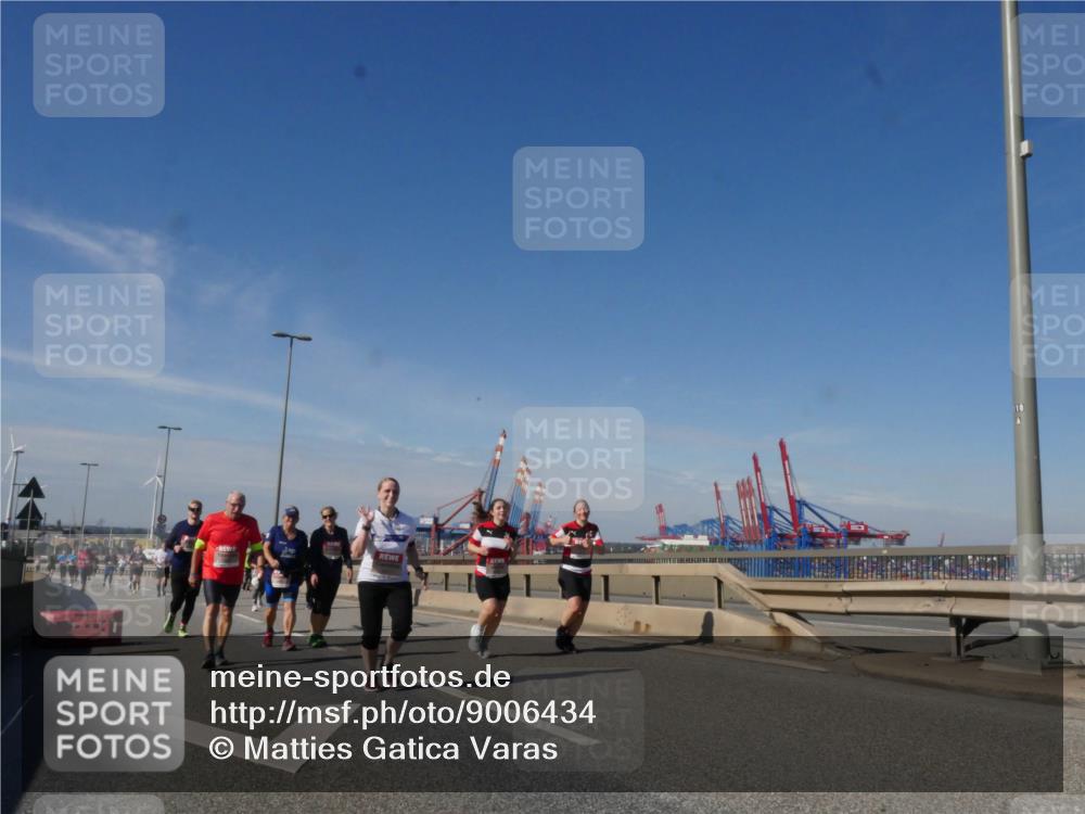03.10.2025 - Köhlbrandbrückenlauf Matties Gatica Varas http://msf.ph/oto/9006434 03.10.2025 13:01:29 Position 2  meine-sportfotos.de