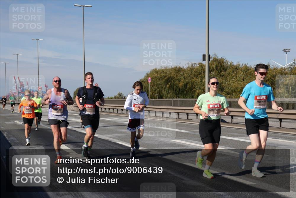 03.10.2025 - Köhlbrandbrückenlauf Julia Fischer http://msf.ph/oto/9006439 03.10.2025 12:44:13 Position 3 6762, 4123, 4114 meine-sportfotos.de