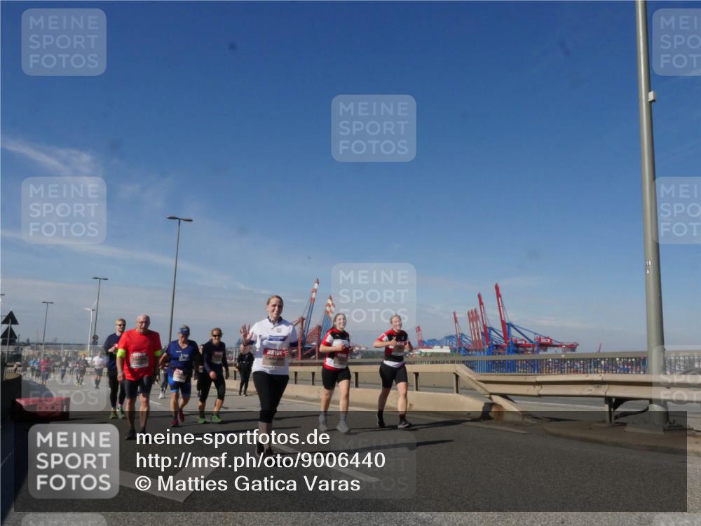 03.10.2025 - Köhlbrandbrückenlauf Matties Gatica Varas http://msf.ph/oto/9006440 03.10.2025 13:01:30 Position 2 118 meine-sportfotos.de