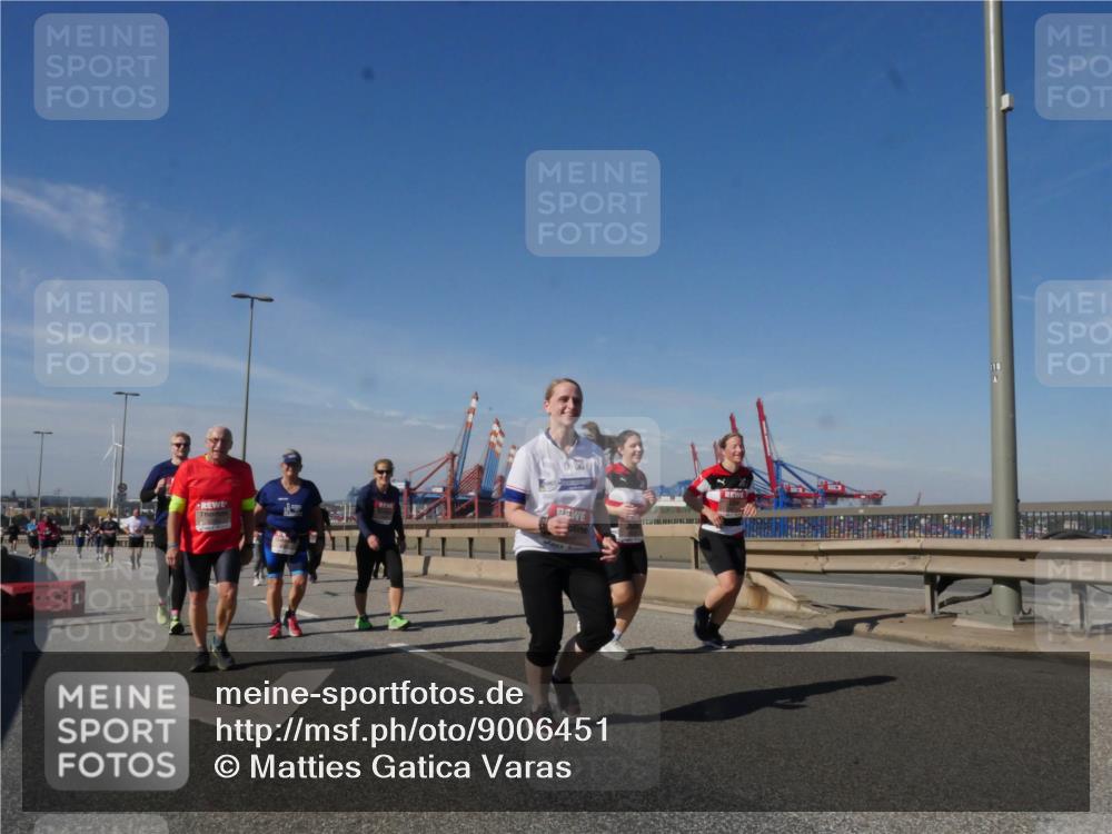 03.10.2025 - Köhlbrandbrückenlauf Matties Gatica Varas http://msf.ph/oto/9006451 03.10.2025 13:01:30 Position 2 11 meine-sportfotos.de