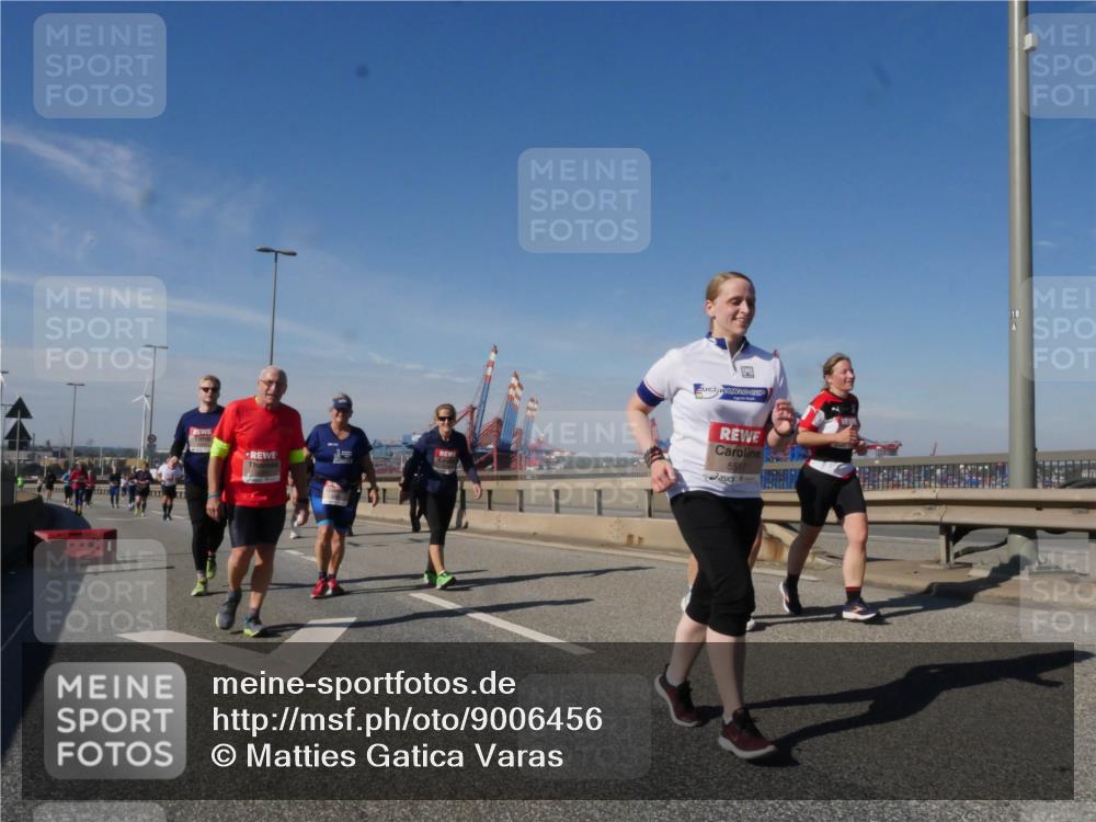 03.10.2025 - Köhlbrandbrückenlauf Matties Gatica Varas http://msf.ph/oto/9006456 03.10.2025 13:01:31 Position 2 5517, 118 meine-sportfotos.de