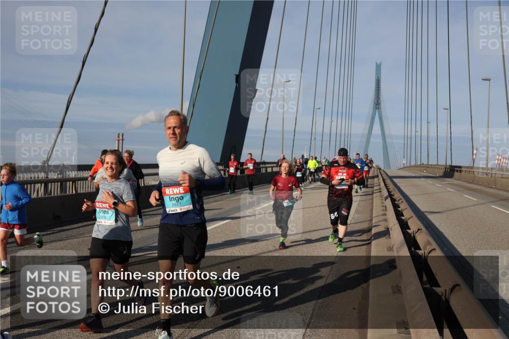 03.10.2025 - Köhlbrandbrückenlauf Julia Fischer http://msf.ph/oto/9006461 03.10.2025 09:56:08 Position 2 2977, 2978 meine-sportfotos.de