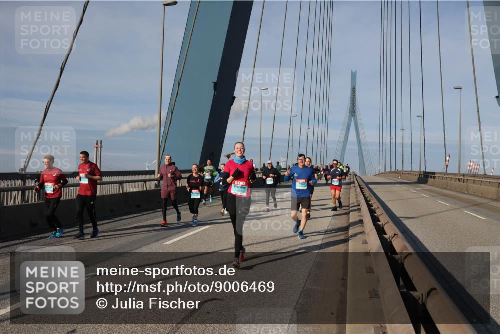 03.10.2025 - Köhlbrandbrückenlauf Julia Fischer http://msf.ph/oto/9006469 03.10.2025 09:56:13 Position 2  meine-sportfotos.de
