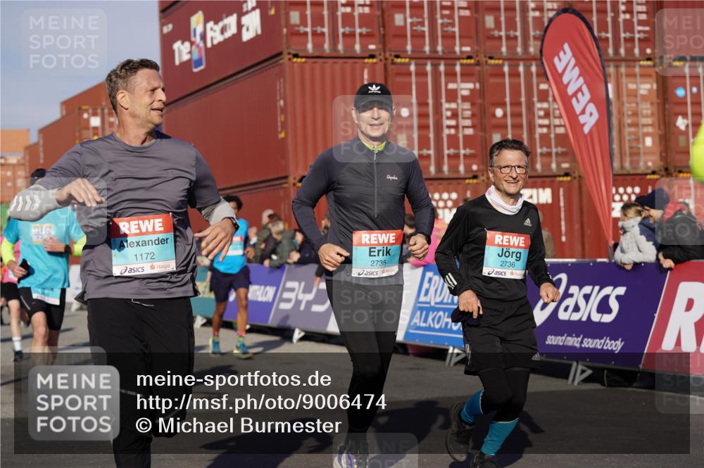 03.10.2025 - Köhlbrandbrückenlauf Michael Burmester http://msf.ph/oto/9006474 03.10.2025 10:08:30 Ziel 1089, 1172, 1238, 1338, 1430, 1489, 1508, 1739, 1753, 1755, 2735, 2736, 2776, 2942, 3071, 3123, 3261, 3369, 3752 meine-sportfotos.de