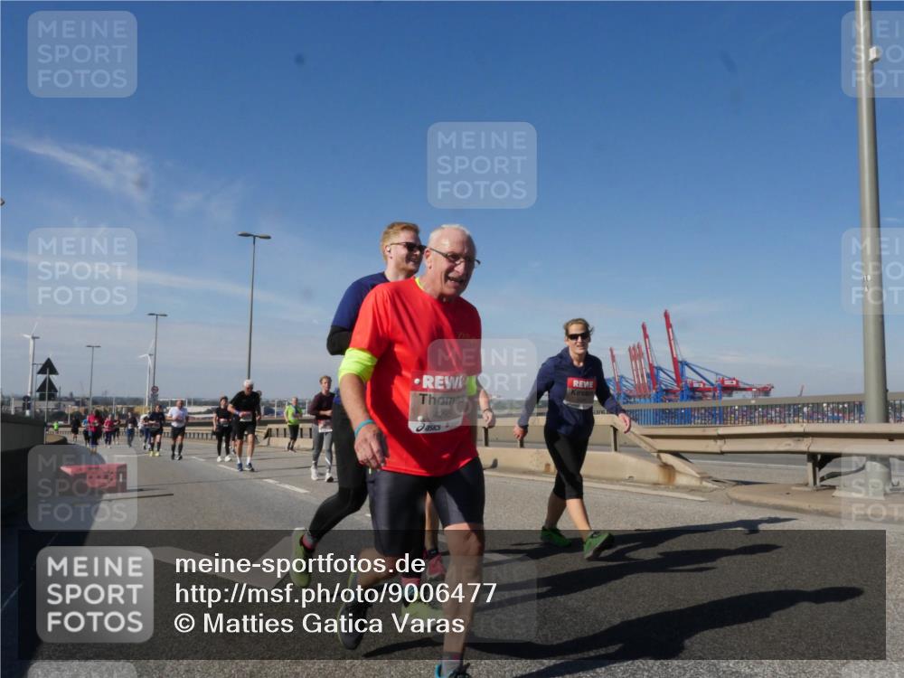 03.10.2025 - Köhlbrandbrückenlauf Matties Gatica Varas http://msf.ph/oto/9006477 03.10.2025 13:01:33 Position 2 74, 4295, 118 meine-sportfotos.de