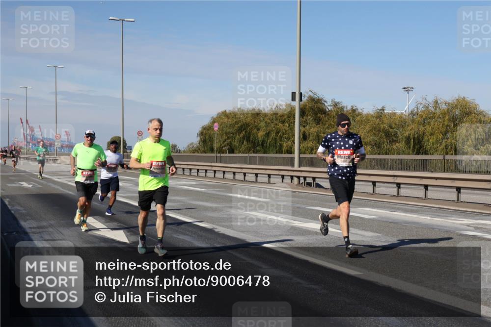 03.10.2025 - Köhlbrandbrückenlauf Julia Fischer http://msf.ph/oto/9006478 03.10.2025 12:44:17 Position 3 6495 meine-sportfotos.de