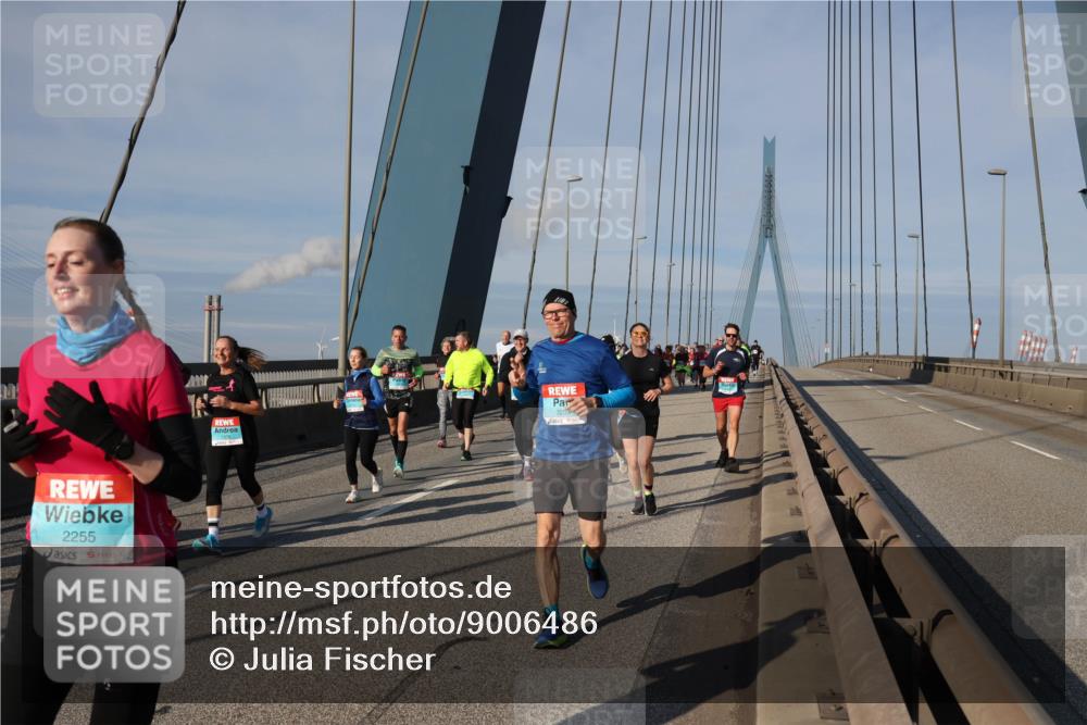 03.10.2025 - Köhlbrandbrückenlauf Julia Fischer http://msf.ph/oto/9006486 03.10.2025 09:56:15 Position 2 2255, 325 meine-sportfotos.de