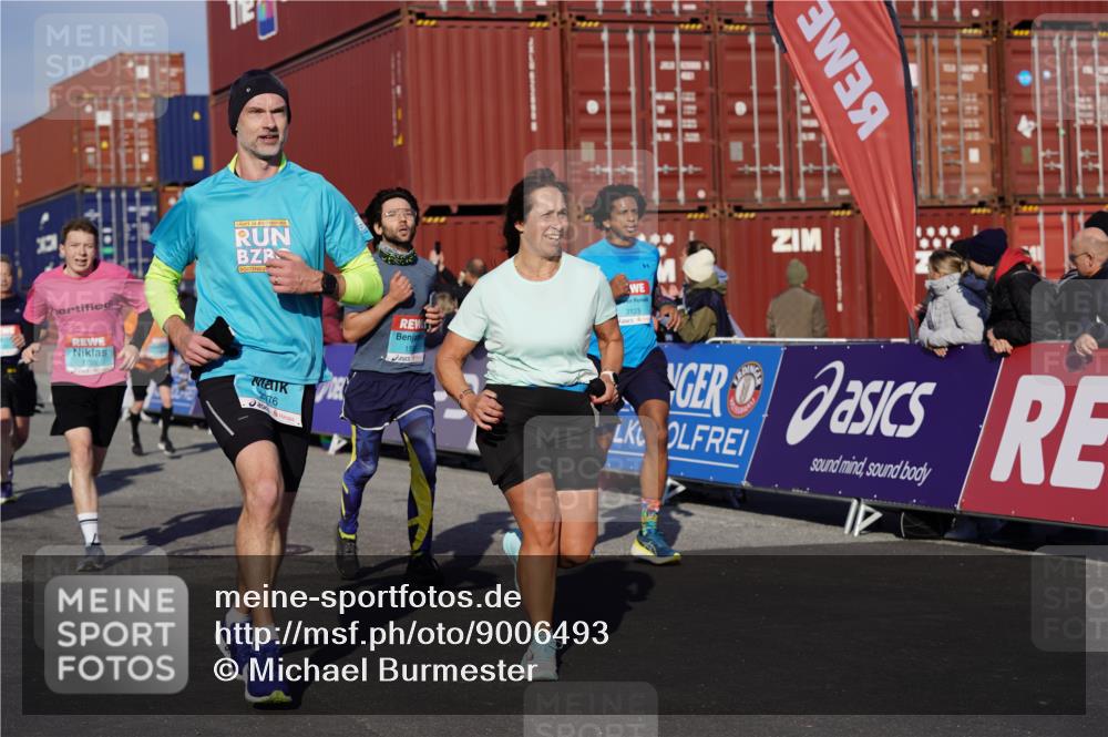 03.10.2025 - Köhlbrandbrückenlauf Michael Burmester http://msf.ph/oto/9006493 03.10.2025 10:08:32 Ziel 1089, 1172, 1338, 1430, 1489, 1508, 1525, 1739, 1753, 1755, 2731, 2734, 2735, 2736, 2776, 2942, 3123, 3261, 3369, 3752 meine-sportfotos.de
