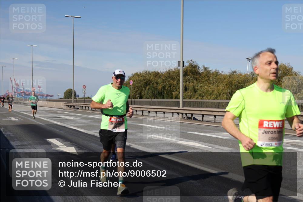 03.10.2025 - Köhlbrandbrückenlauf Julia Fischer http://msf.ph/oto/9006502 03.10.2025 12:44:19 Position 3 4096 meine-sportfotos.de