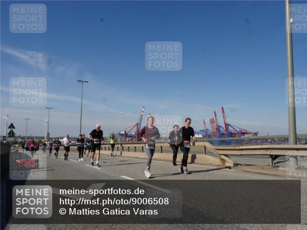 03.10.2025 - Köhlbrandbrückenlauf Matties Gatica Varas http://msf.ph/oto/9006508 03.10.2025 13:01:35 Position 2 118 meine-sportfotos.de