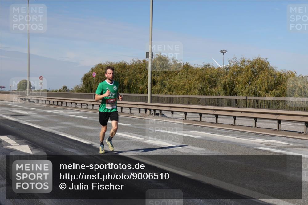 03.10.2025 - Köhlbrandbrückenlauf Julia Fischer http://msf.ph/oto/9006510 03.10.2025 12:44:25 Position 3  meine-sportfotos.de