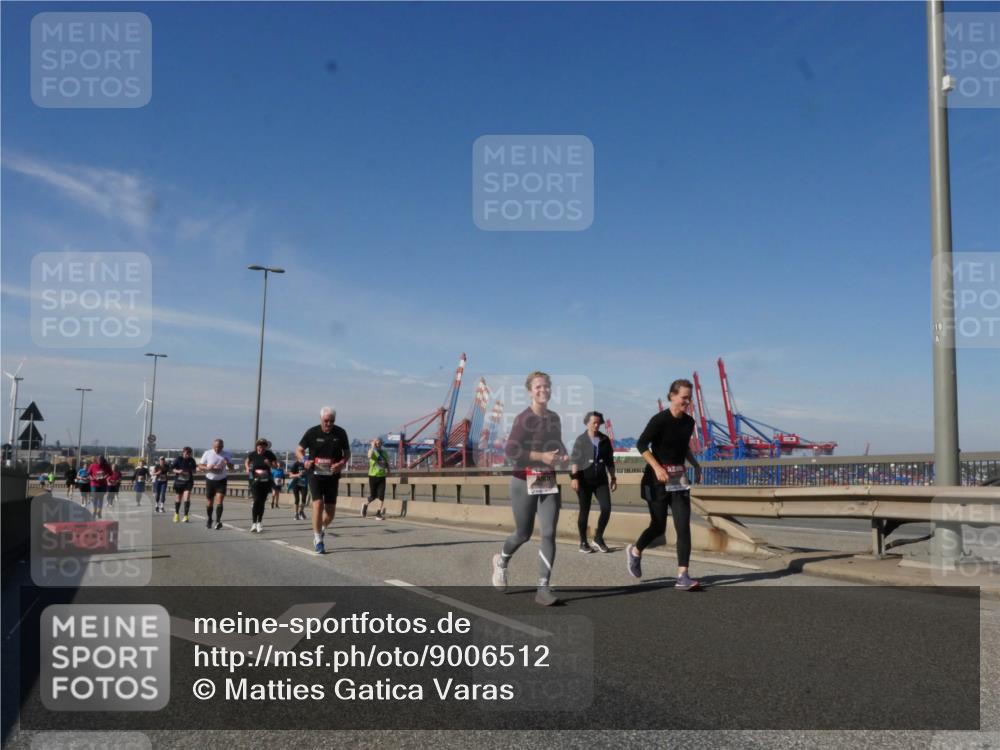 03.10.2025 - Köhlbrandbrückenlauf Matties Gatica Varas http://msf.ph/oto/9006512 03.10.2025 13:01:36 Position 2 1111 meine-sportfotos.de
