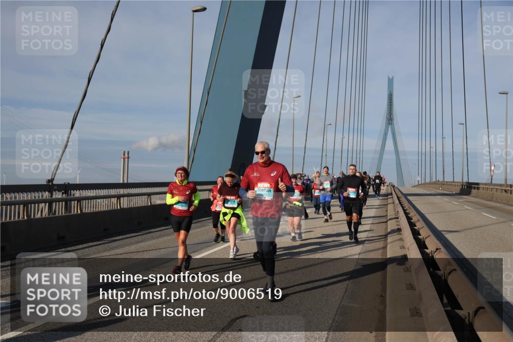 03.10.2025 - Köhlbrandbrückenlauf Julia Fischer http://msf.ph/oto/9006519 03.10.2025 09:56:26 Position 2  meine-sportfotos.de