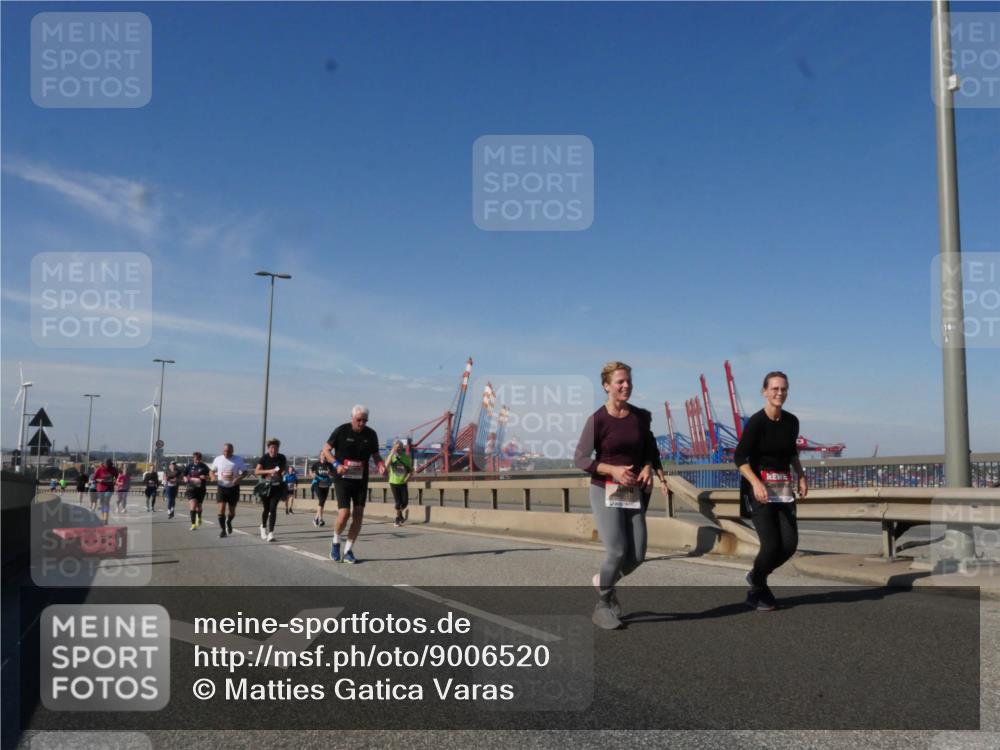 03.10.2025 - Köhlbrandbrückenlauf Matties Gatica Varas http://msf.ph/oto/9006520 03.10.2025 13:01:36 Position 2 118 meine-sportfotos.de