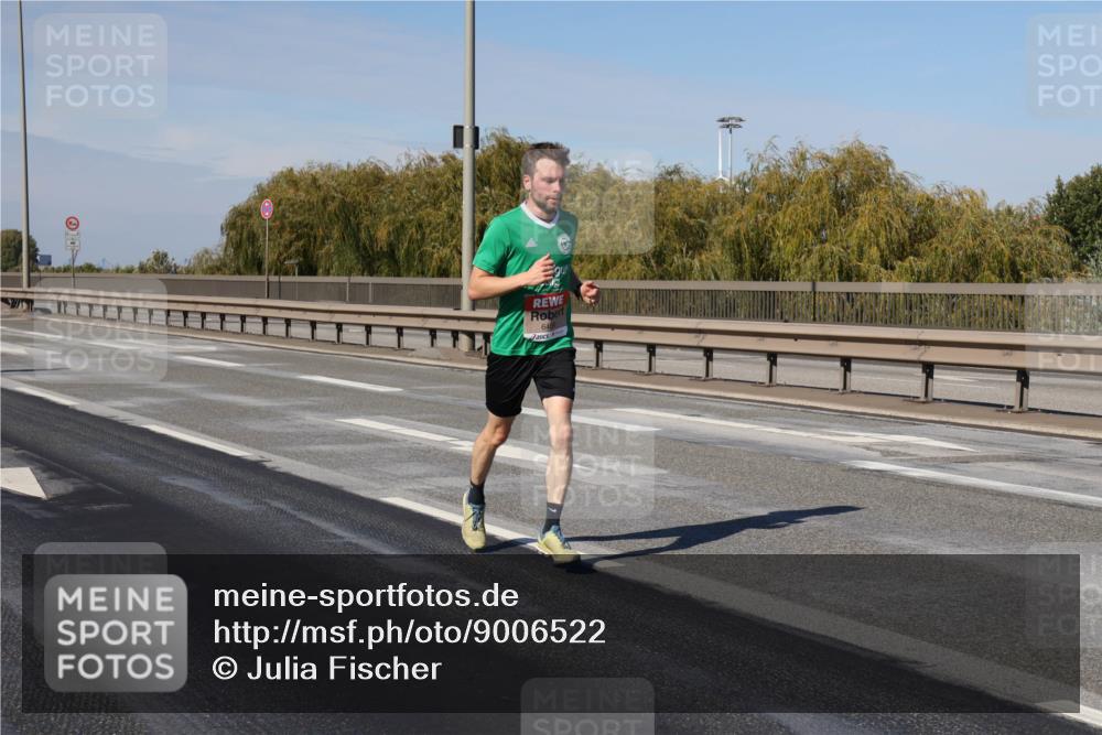 03.10.2025 - Köhlbrandbrückenlauf Julia Fischer http://msf.ph/oto/9006522 03.10.2025 12:44:26 Position 3  meine-sportfotos.de