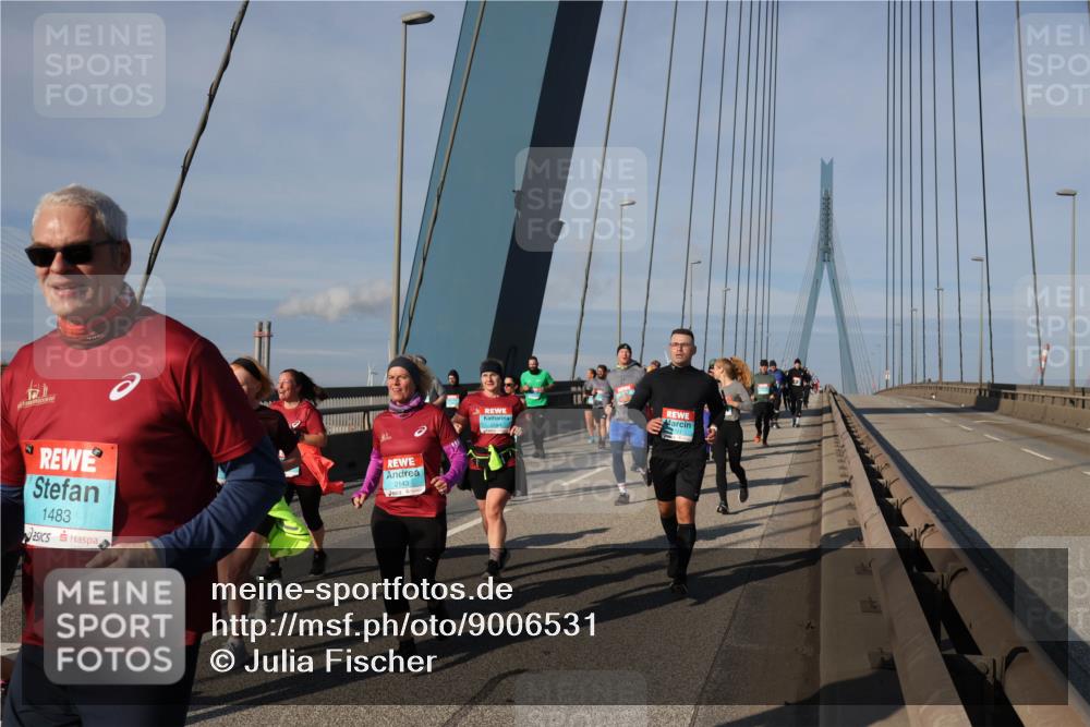 03.10.2025 - Köhlbrandbrückenlauf Julia Fischer http://msf.ph/oto/9006531 03.10.2025 09:56:27 Position 2 1483, 2143 meine-sportfotos.de