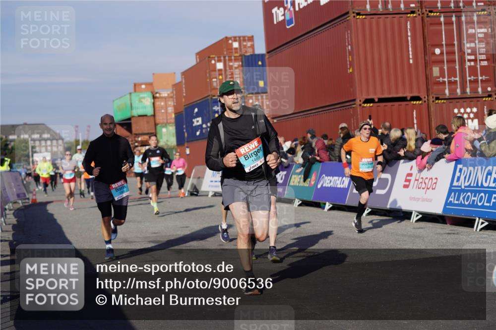 03.10.2025 - Köhlbrandbrückenlauf Michael Burmester http://msf.ph/oto/9006536 03.10.2025 10:08:33 Ziel 1089, 1172, 1430, 1489, 1508, 1525, 1739, 1753, 1755, 2731, 2734, 2735, 2736, 2776, 2942, 3123, 3189, 3261, 3369, 3752 meine-sportfotos.de