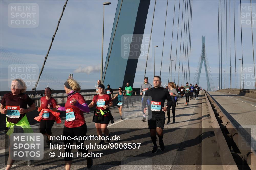 03.10.2025 - Köhlbrandbrückenlauf Julia Fischer http://msf.ph/oto/9006537 03.10.2025 09:56:28 Position 2 164, 2143, 2164, 2721 meine-sportfotos.de