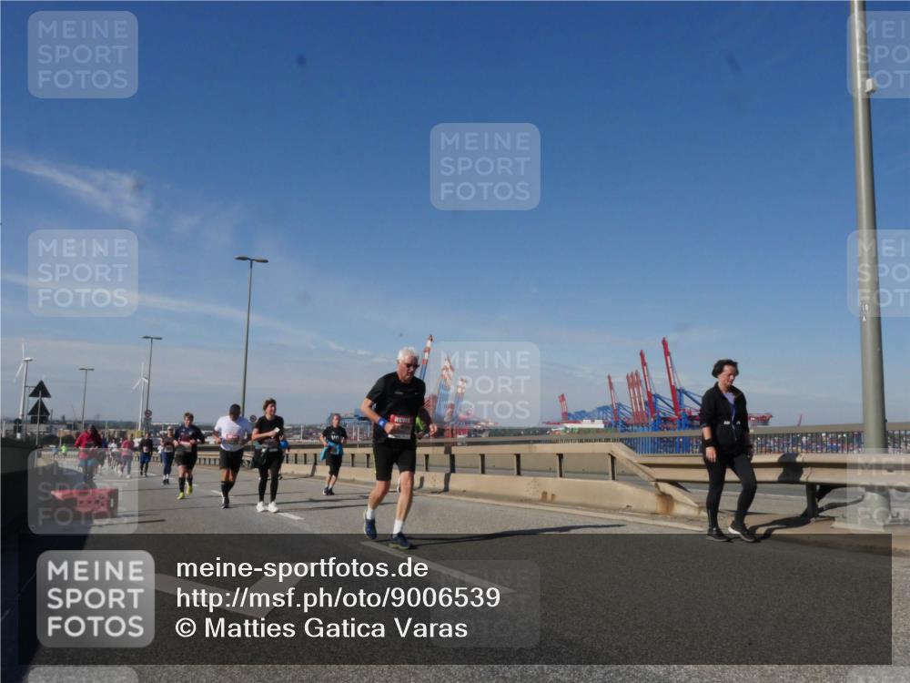 03.10.2025 - Köhlbrandbrückenlauf Matties Gatica Varas http://msf.ph/oto/9006539 03.10.2025 13:01:38 Position 2  meine-sportfotos.de