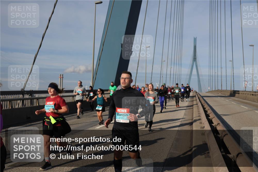 03.10.2025 - Köhlbrandbrückenlauf Julia Fischer http://msf.ph/oto/9006544 03.10.2025 09:56:28 Position 2 216, 2721 meine-sportfotos.de