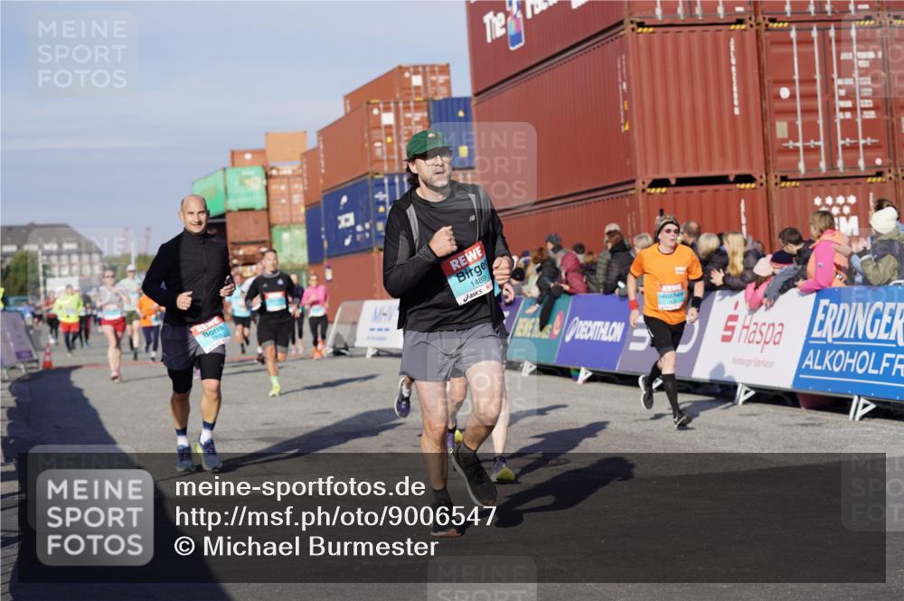 03.10.2025 - Köhlbrandbrückenlauf Michael Burmester http://msf.ph/oto/9006547 03.10.2025 10:08:33 Ziel 1089, 1172, 1430, 1489, 1508, 1525, 1739, 1753, 1755, 2731, 2734, 2735, 2736, 2776, 2942, 3123, 3189, 3261, 3369, 3752 meine-sportfotos.de