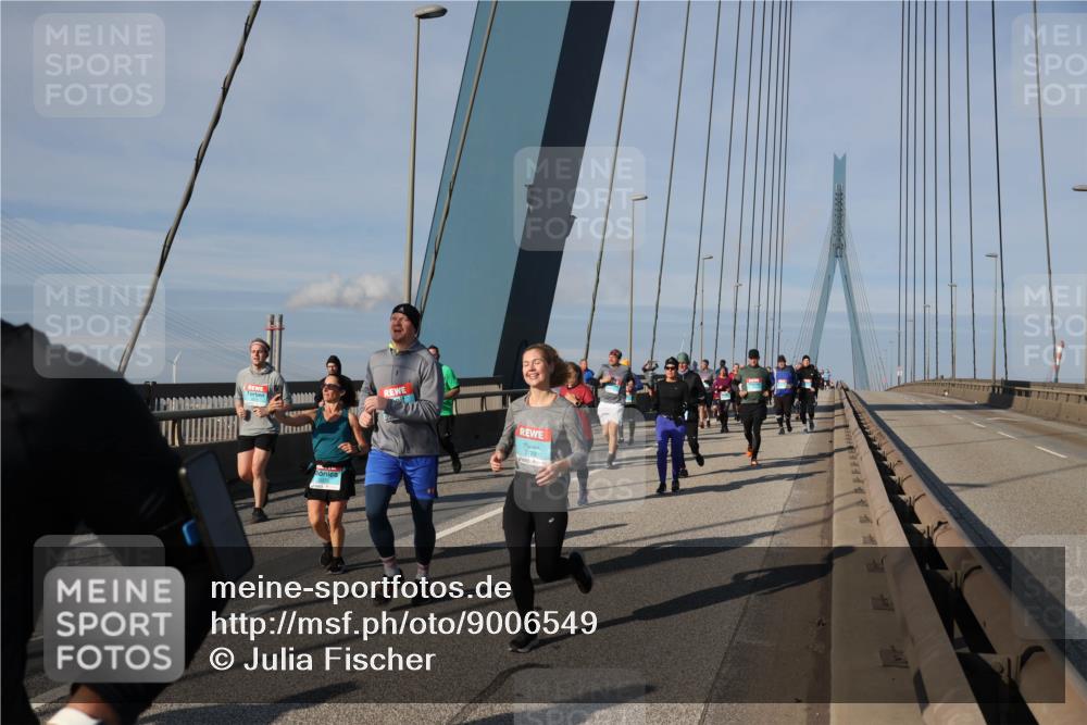 03.10.2025 - Köhlbrandbrückenlauf Julia Fischer http://msf.ph/oto/9006549 03.10.2025 09:56:29 Position 2 3772 meine-sportfotos.de