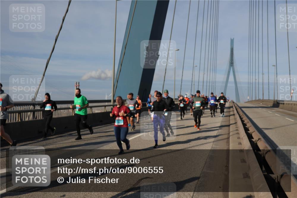 03.10.2025 - Köhlbrandbrückenlauf Julia Fischer http://msf.ph/oto/9006555 03.10.2025 09:56:31 Position 2  meine-sportfotos.de