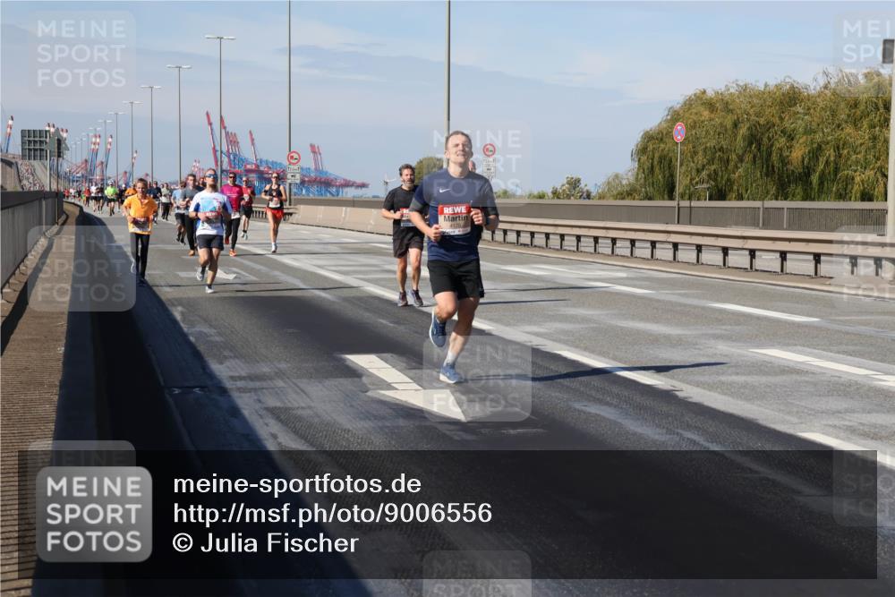 03.10.2025 - Köhlbrandbrückenlauf Julia Fischer http://msf.ph/oto/9006556 03.10.2025 12:44:33 Position 3 4170 meine-sportfotos.de