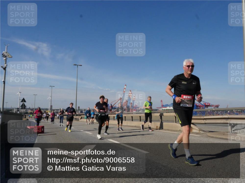 03.10.2025 - Köhlbrandbrückenlauf Matties Gatica Varas http://msf.ph/oto/9006558 03.10.2025 13:01:40 Position 2  meine-sportfotos.de