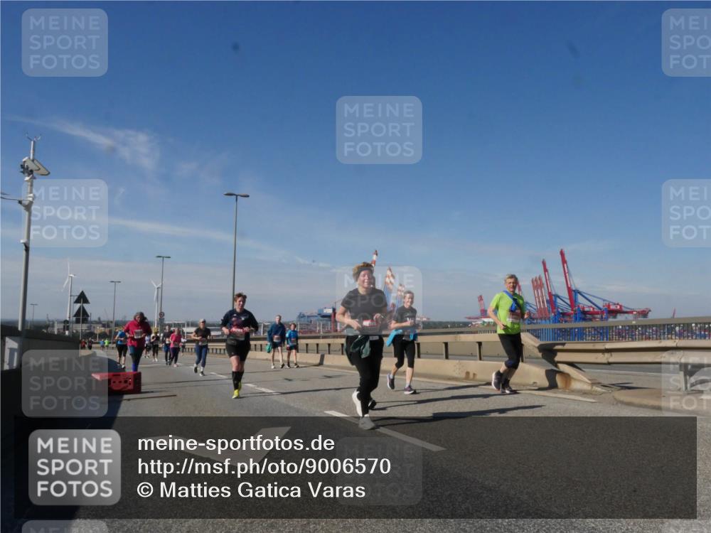 03.10.2025 - Köhlbrandbrückenlauf Matties Gatica Varas http://msf.ph/oto/9006570 03.10.2025 13:01:41 Position 2  meine-sportfotos.de