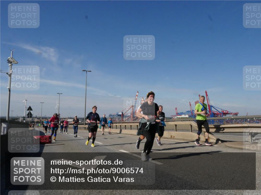 03.10.2025 - Köhlbrandbrückenlauf Matties Gatica Varas http://msf.ph/oto/9006574 03.10.2025 13:01:41 Position 2  meine-sportfotos.de