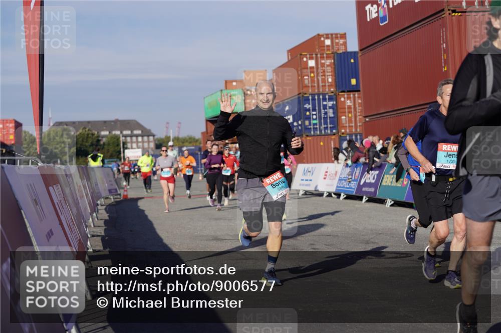 03.10.2025 - Köhlbrandbrückenlauf Michael Burmester http://msf.ph/oto/9006577 03.10.2025 10:08:34 Ziel 1089, 1172, 1430, 1489, 1506, 1508, 1525, 1566, 1567, 1739, 1753, 1755, 2731, 2734, 2735, 2736, 2776, 3123, 3189, 3261, 3369, 3752 meine-sportfotos.de